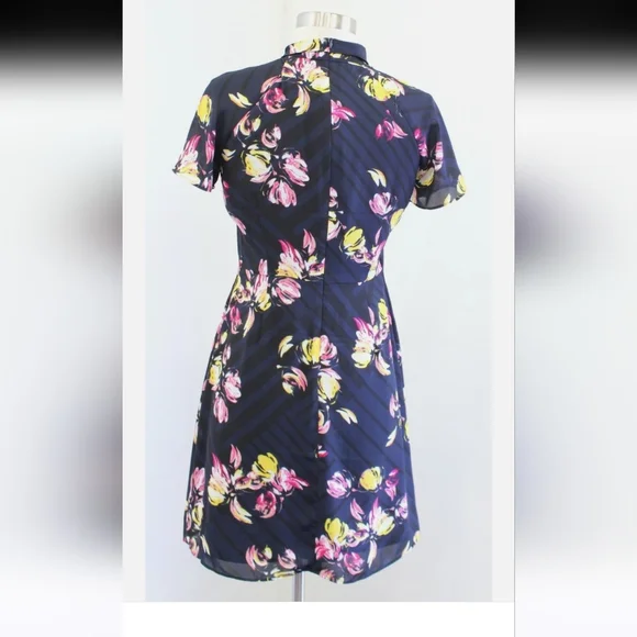 NWOT Banana Republic Twist Neck Fit And Flare Dress - Picture 3 of 6